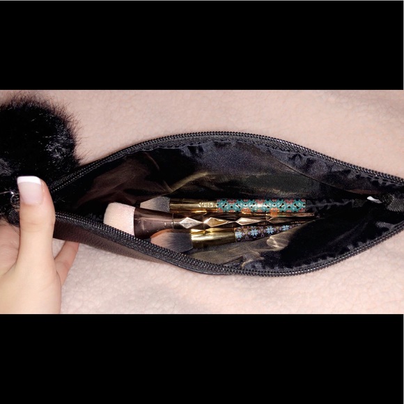 MAKEUP BRUSH HOLDERS & FREE COSMETIC BAG😻💘 - Picture 4 of 8